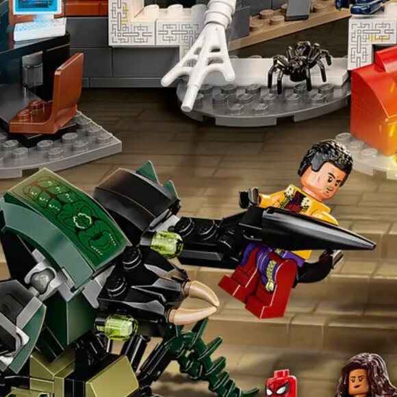 Brand New Lego  Marvel Spider-Man at The Sanctum Workshop (76185) - Picture 4 of 9